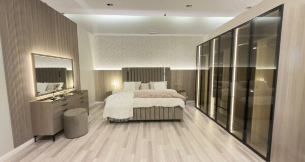 طاولة تلفزيون بتصميم عصري